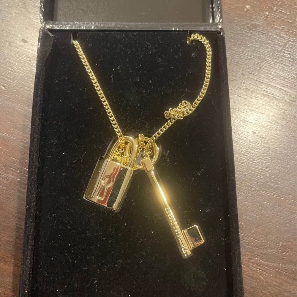 Victoria’s Secret scandalous lock and key necklace